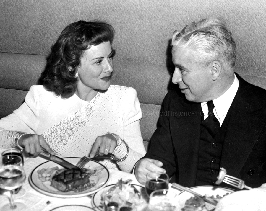 Paulette Goddard 1942 Dining with Charlie Chaplain.jpg